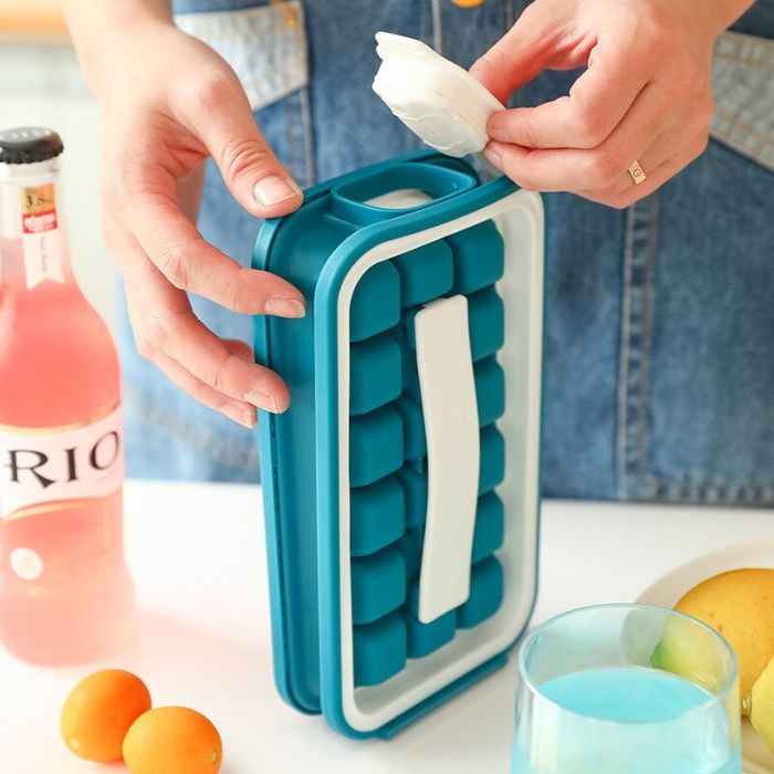 Collapsible Ice Cube Tray