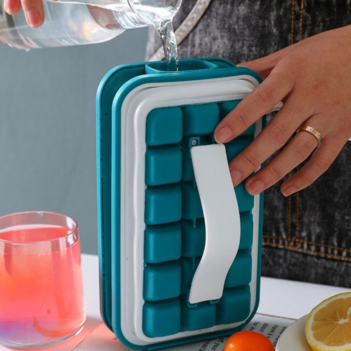 Collapsible Ice Cube Tray